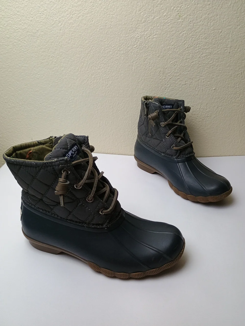 Sperry  Top-Sider Size 5 Navy and Gray Saltwater Quilted Duck Boots - Waterproof